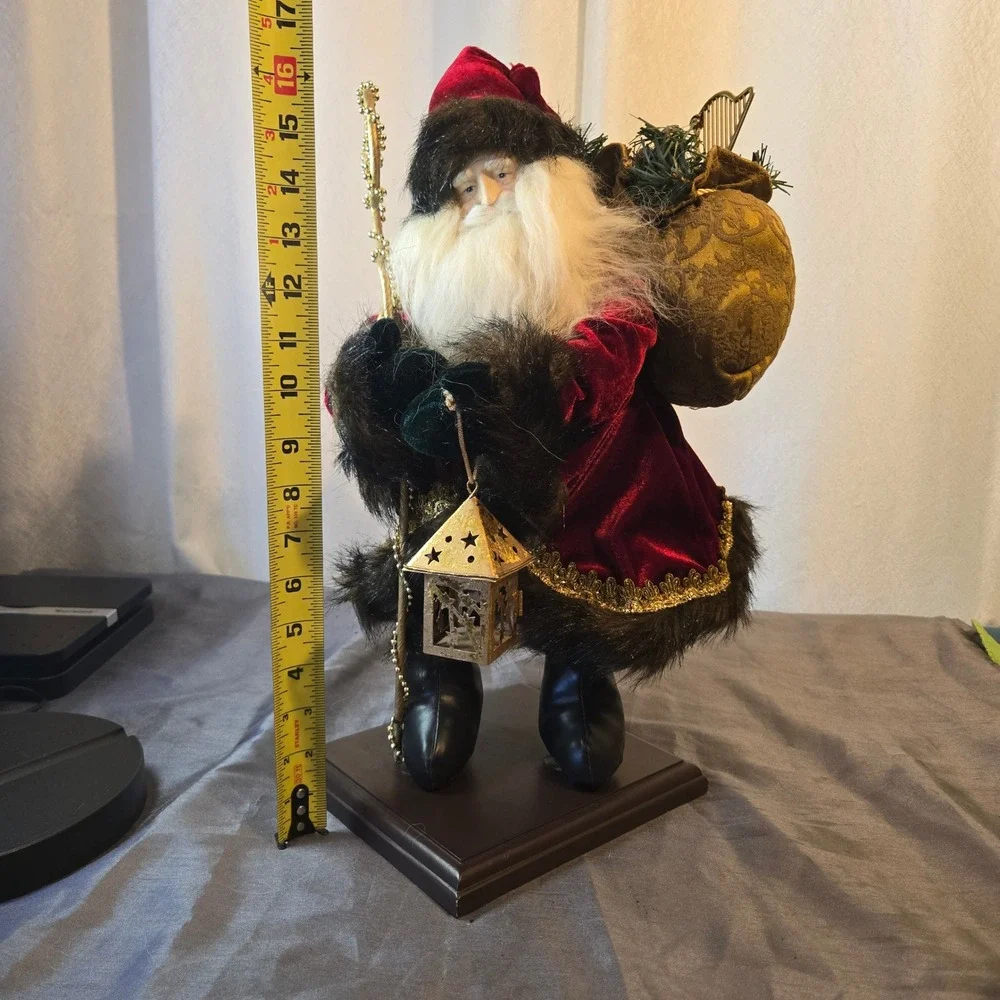 Old‎ World Santa Christmas 18